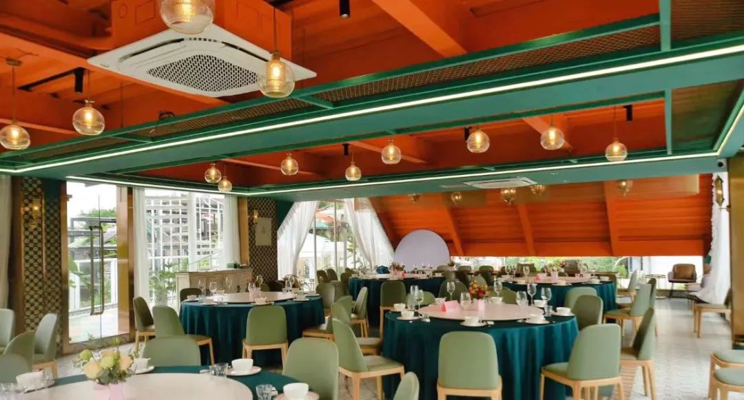 主题餐厅将色彩碰撞到底，看这家深圳餐饮空间设计如何诠释独特的摩洛哥风情